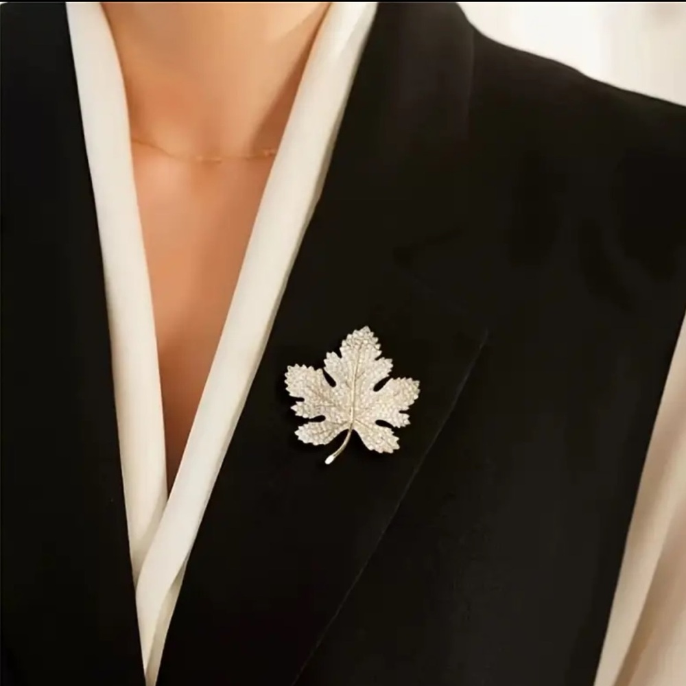 Elegant Silver Leaf Brooch